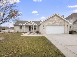 1208 Ashford Ln, Joliet, IL 60431