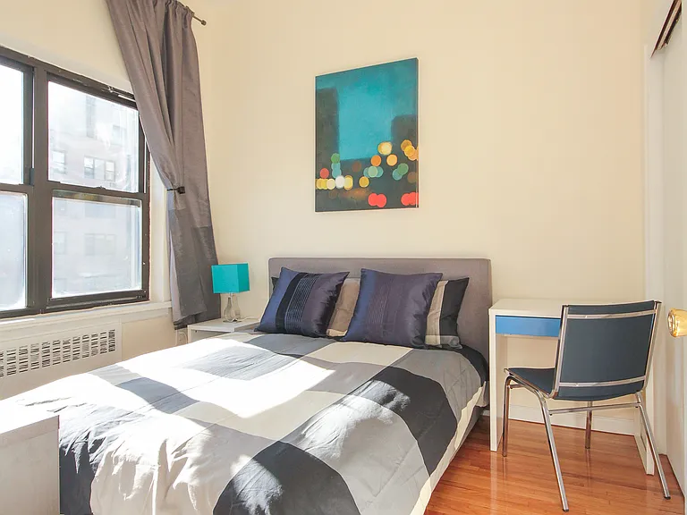 327 E 14th St #2A — Photo 4