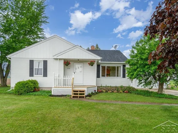 2750 S Carter Rd, Auburn, MI 48611