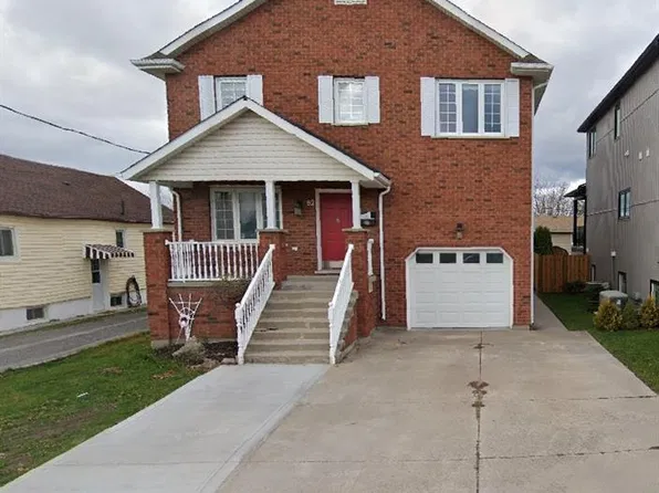 82 Saint Davids Rd, Saint Catharines, ON L2T 1P9