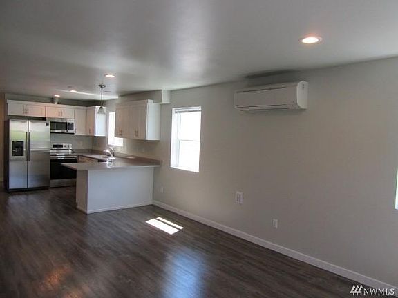 5th image of 12607 NE 132nd St #B