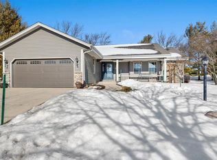 W208N16590 Celtic Ct, Jackson, WI