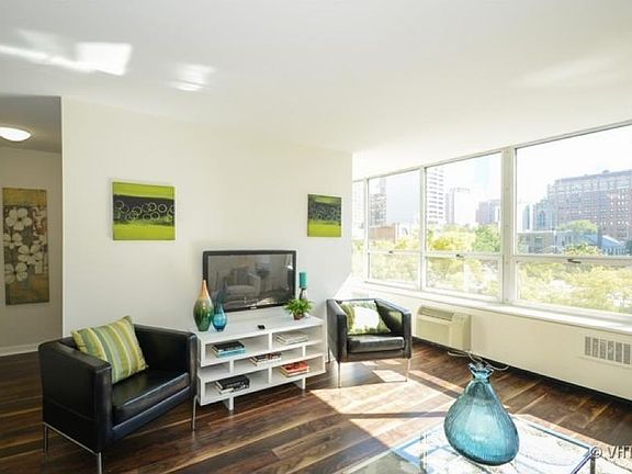 4th image of 70 W Burton Pl APT 506