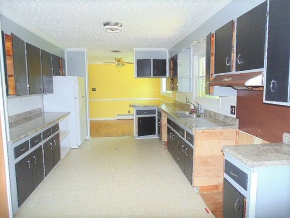 5th image of 705 Sadler Dr