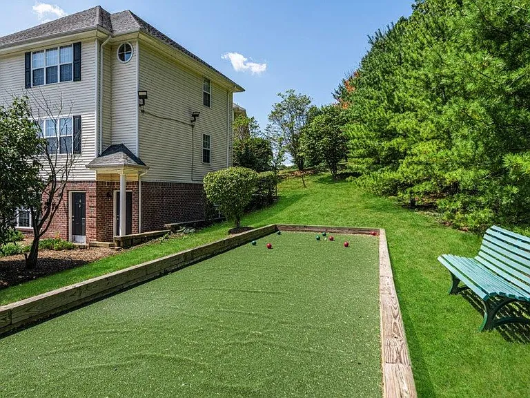 Mews at Annandale Townhomes — Photo 20