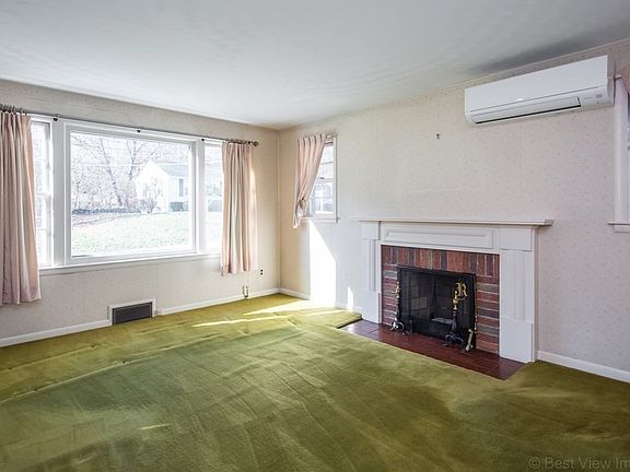 3rd image of 34 Horseshoe Dr