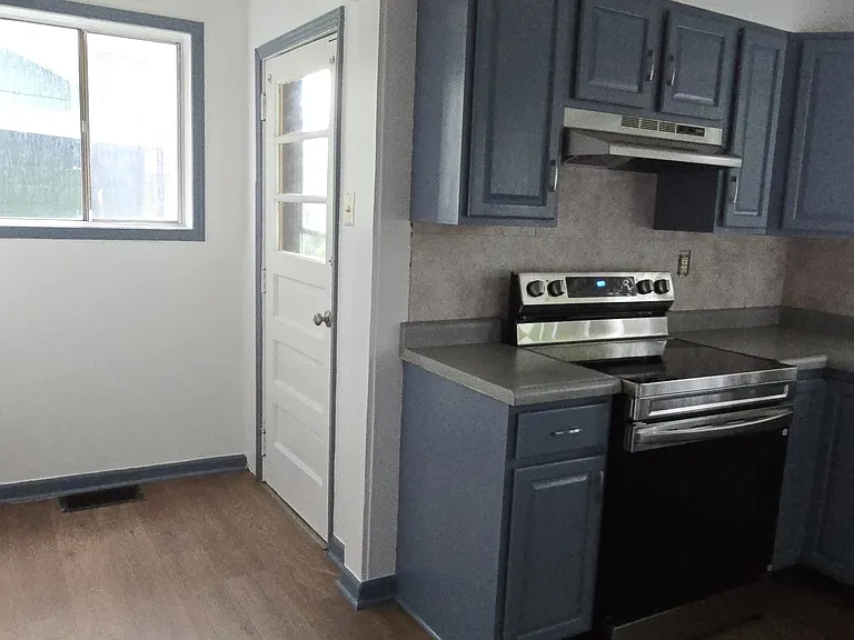 207 Lincoln Ave — Photo 3