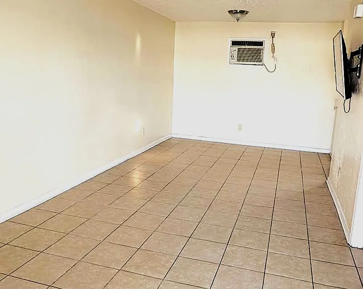 101 N 3rd St #11 — Photo 2