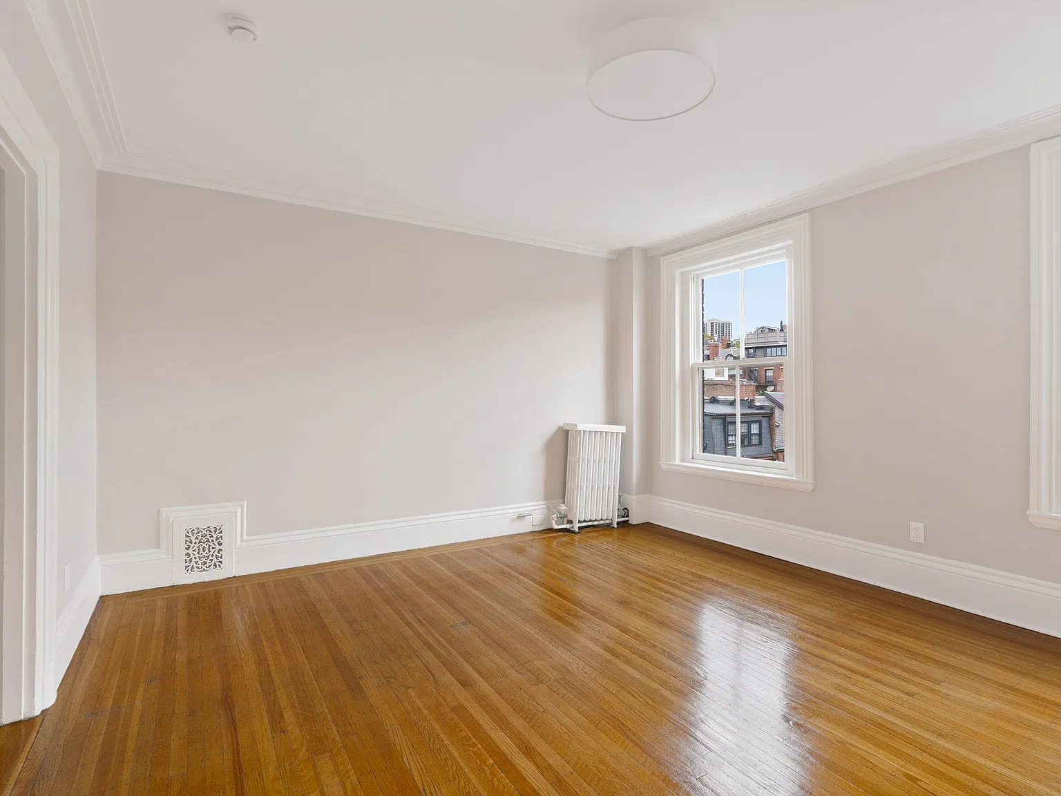 1 bed, 727 sqft, $3,300 — Photo 4