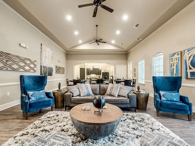 Majors Place — Photo 18