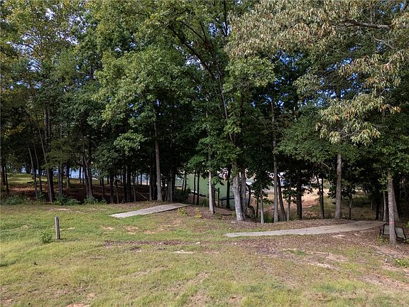 4th image of 163 Pine Knoll Rd