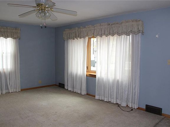 4th image of 277 Hillcrest Ct
