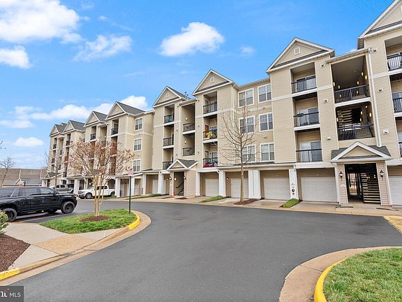 3rd image of 5109 Travis Edward Way