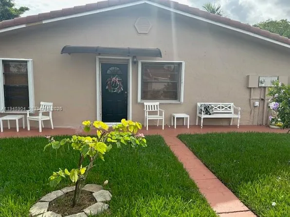 1045 SW 122nd Ct, Miami, FL 33184