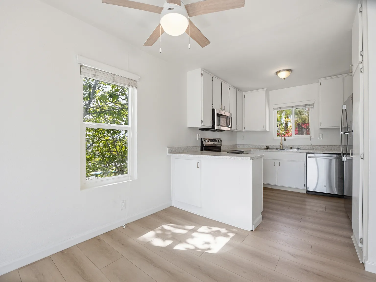 2 bed, 800 sqft, $2,250 — Photo 2