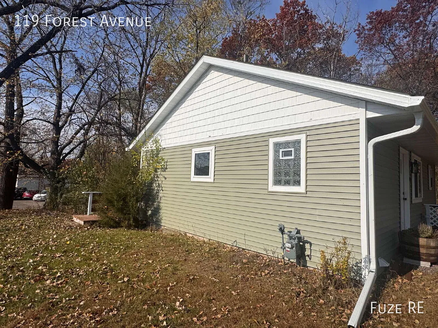 Must See! Newly Updated Home In Mahtomedi, Mn — Photo 3