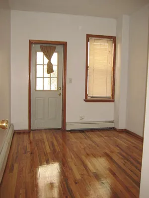 Rented by MCR Realty | media 18