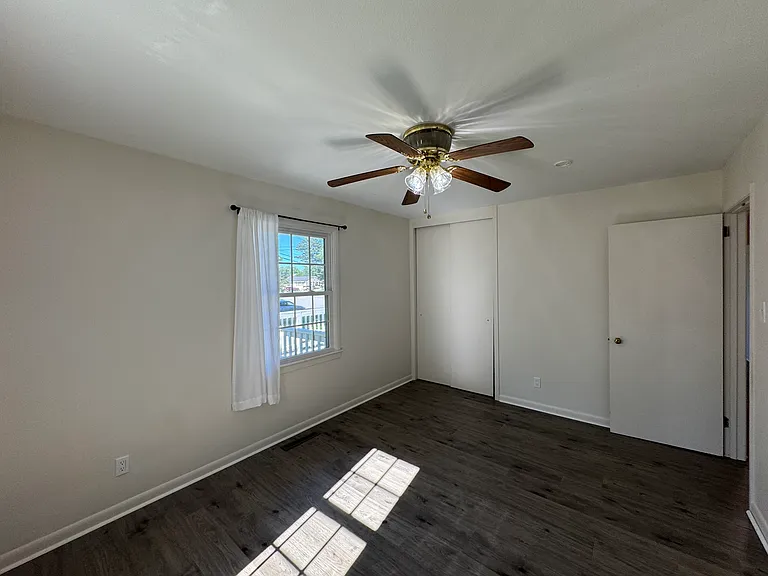 20 Lenora Dr — Photo 17