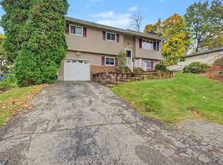 31 Dogwood Dr, Newton Town, NJ 07860