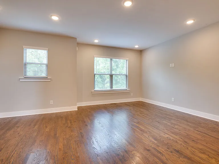 231 Thompson Park Dr — Photo 14