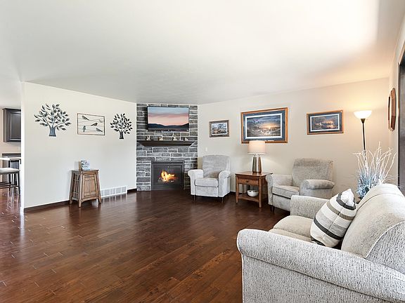 5th image of 600 Castlestone Ct
