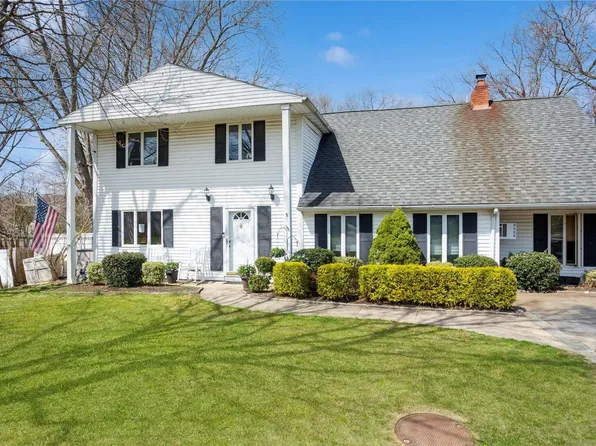 9 Marcy Drive, Mount Sinai, NY 11766