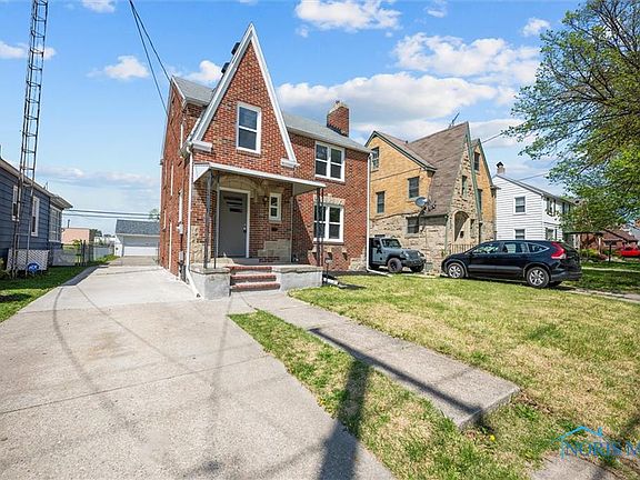 2nd image of 928 W Gramercy Ave