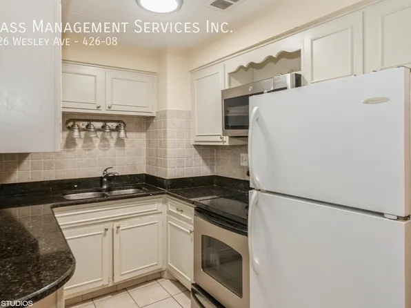 426 Wesley Ave APT 8, Oak Park, IL 60302