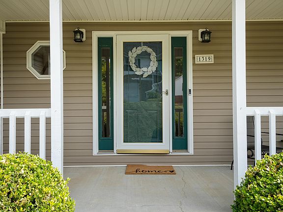 4th image of 1319 Karr Ln