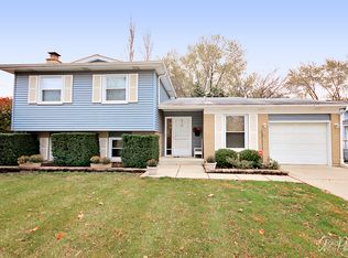 761 Golfview Ter, Buffalo Grove, IL 60089