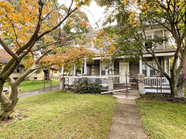 310 Manor Ave #B, Millersville, PA 17551