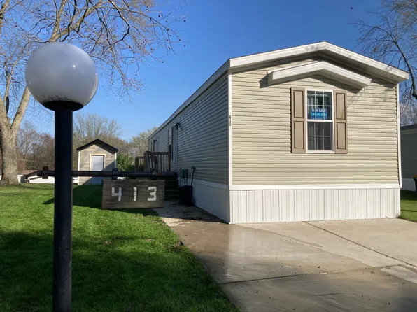 413 Maple Ln, Oakland, MI 48363