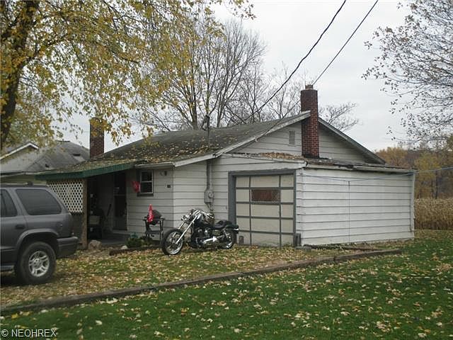 1st image of 2819 SE Riverside Park Dr