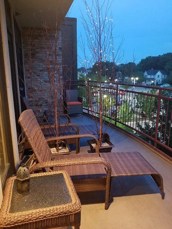 12 Washington Ave — Photo 3