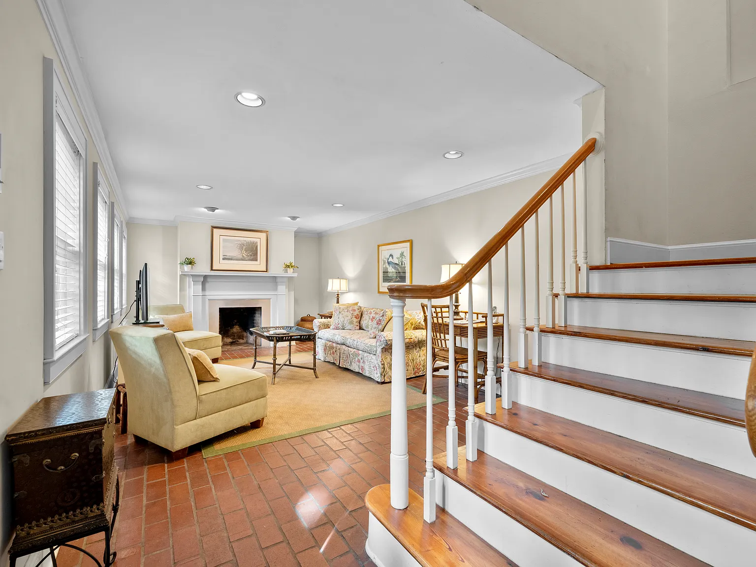 2 bed, 2000 sqft, $5,500 — Photo 1
