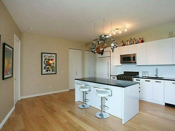 3rd image of 4630 Center Blvd APT 508
