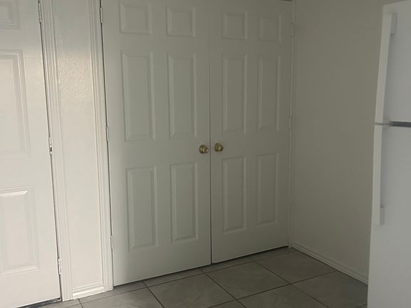 3rd image of 8832 Saint Thomas Cir