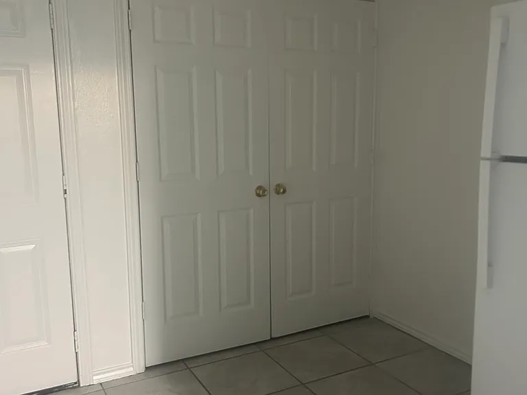 8832 Saint Thomas Cir — Photo 3