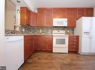 286 Chelmsford Ct, Sterling, VA 20165