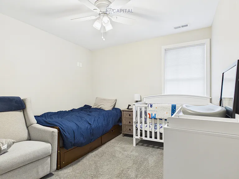21 Otis St — Photo 11