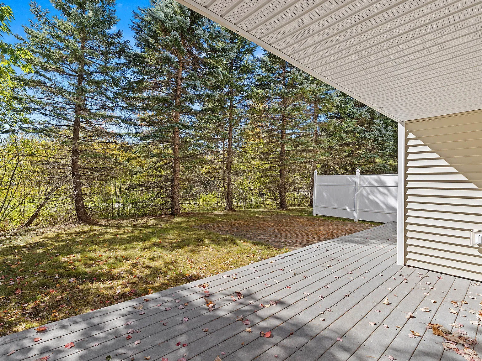 3 bed, 2.5 bath, 1930 sqft, $4,000 — Photo 4