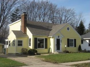 1063 Kenesaw Dr SE, East Grand Rapids, MI 49506