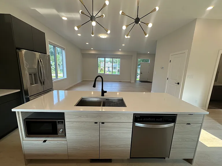 325 Lockwood St — Photo 8
