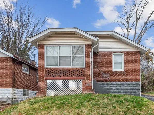 8351 Eton Pl, Saint Louis, MO 63136