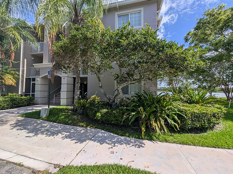 5001 Wiles Rd #105 — Photo 3