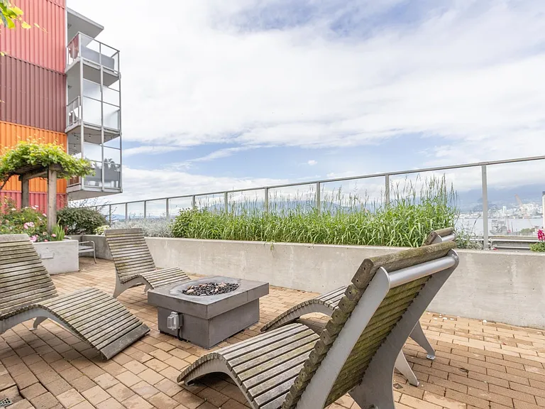 933 Hastings St E #712 — Photo 32