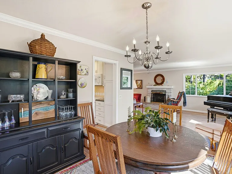 241 Soledad Dr — Photo 20