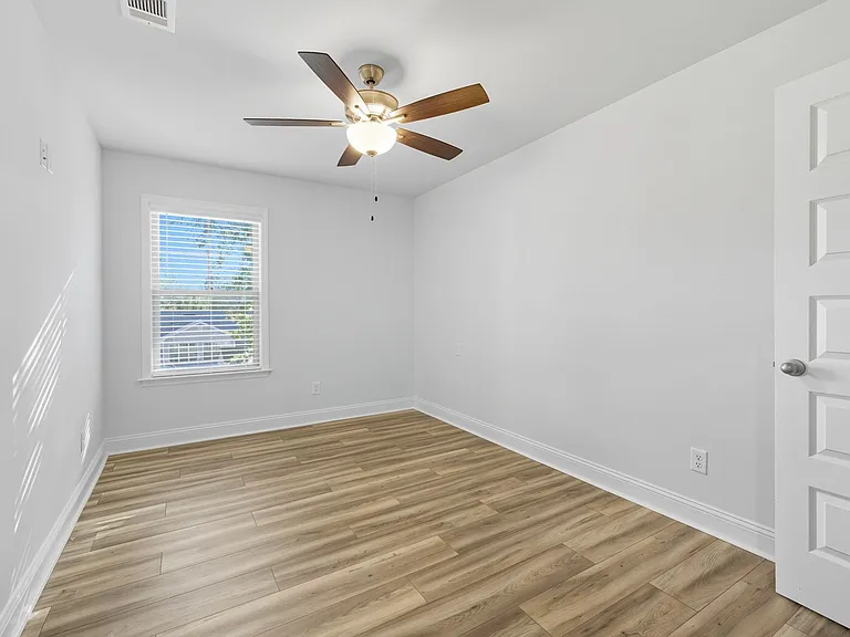 5017 Hamilton Cir — Photo 12