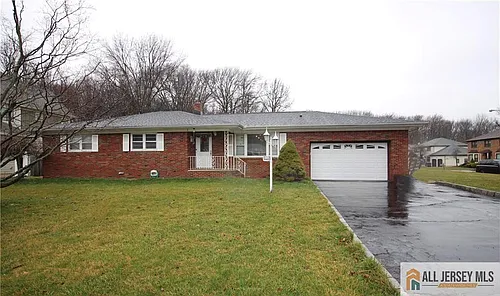 968 New Dover Rd Photo 1