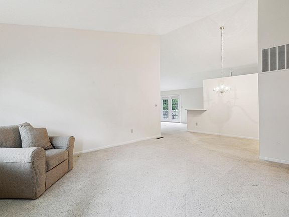 2nd image of 67 Surrey Ct